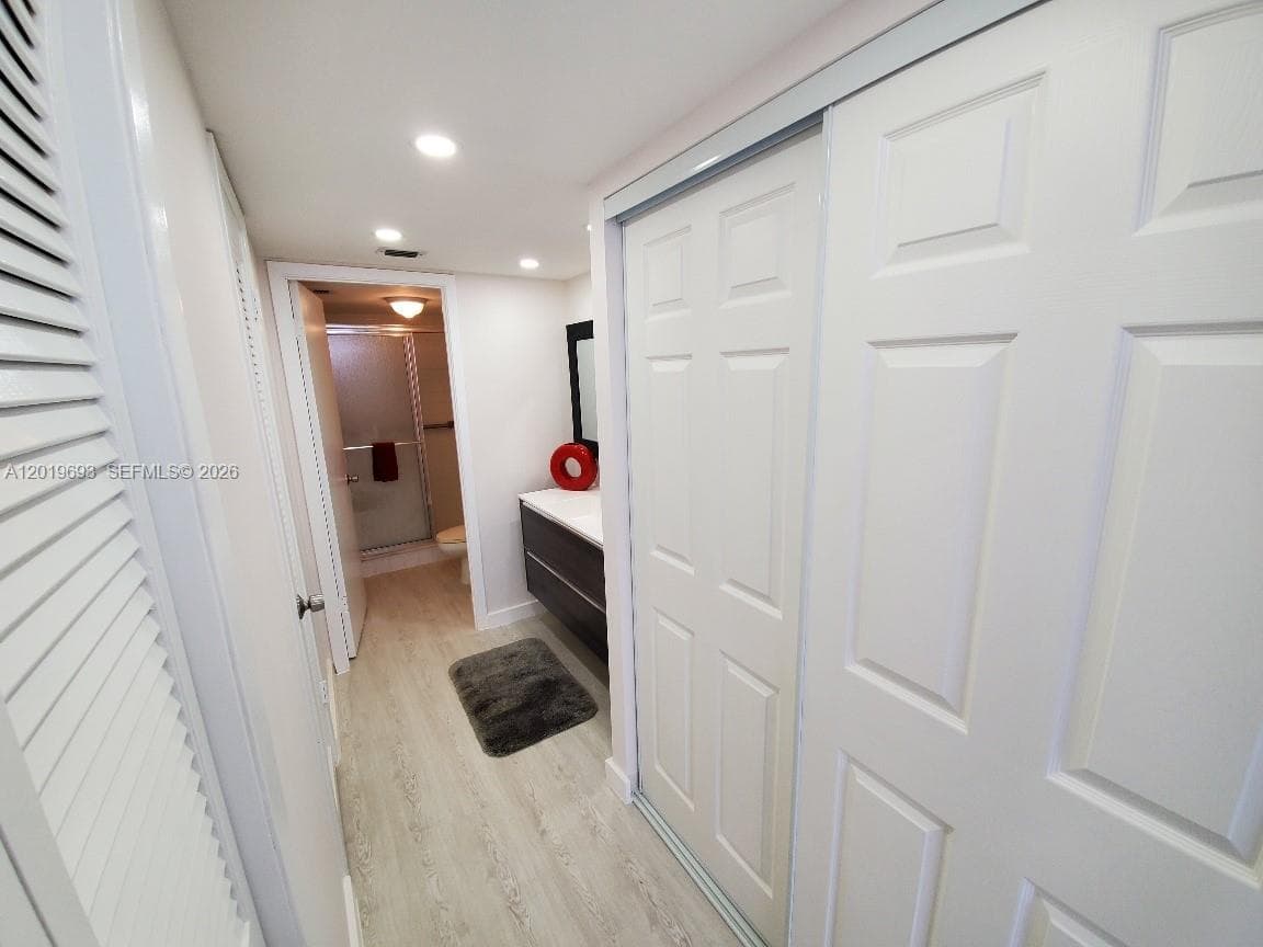 18011 Biscayne Blvd 503 photo 14