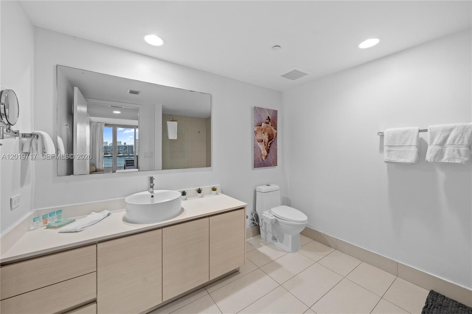 2602 Hallandale Beach Blvd R703 photo 24