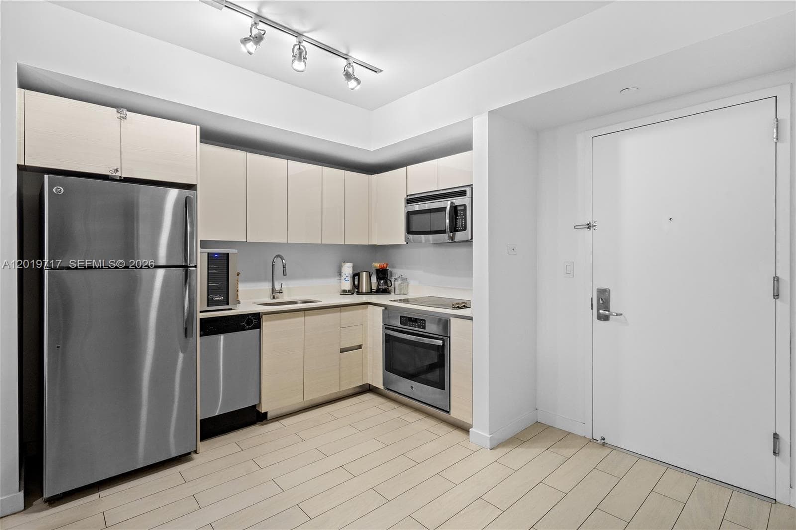2602 Hallandale Beach Blvd R703 photo 10