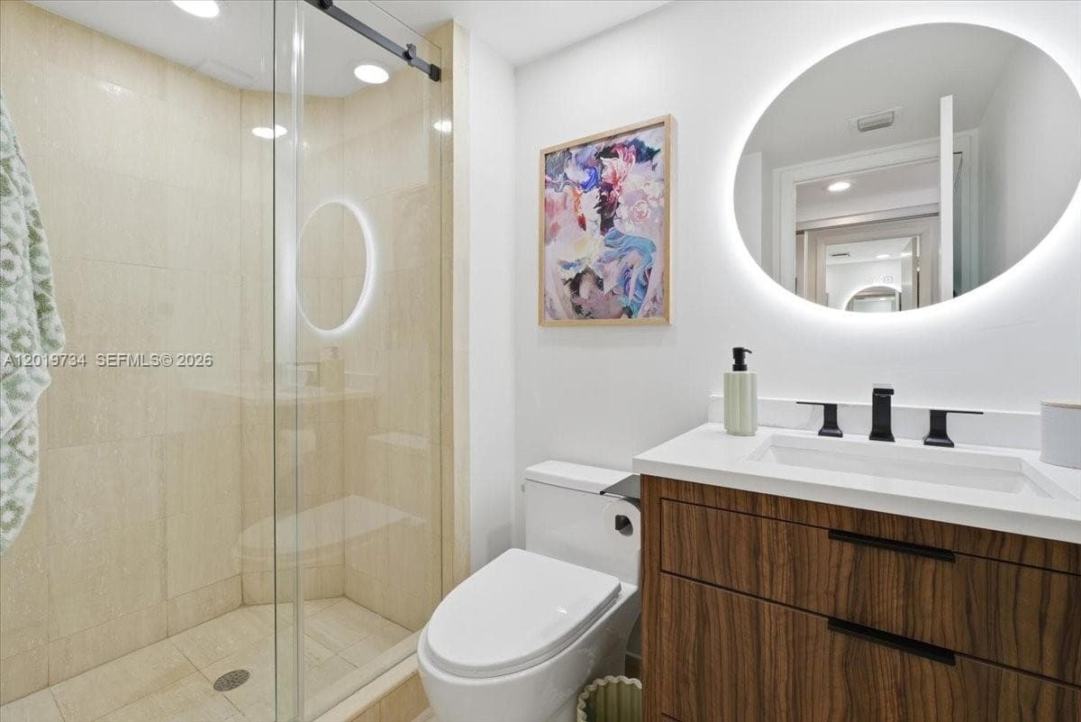 3000 Island Blvd 2802 photo 15