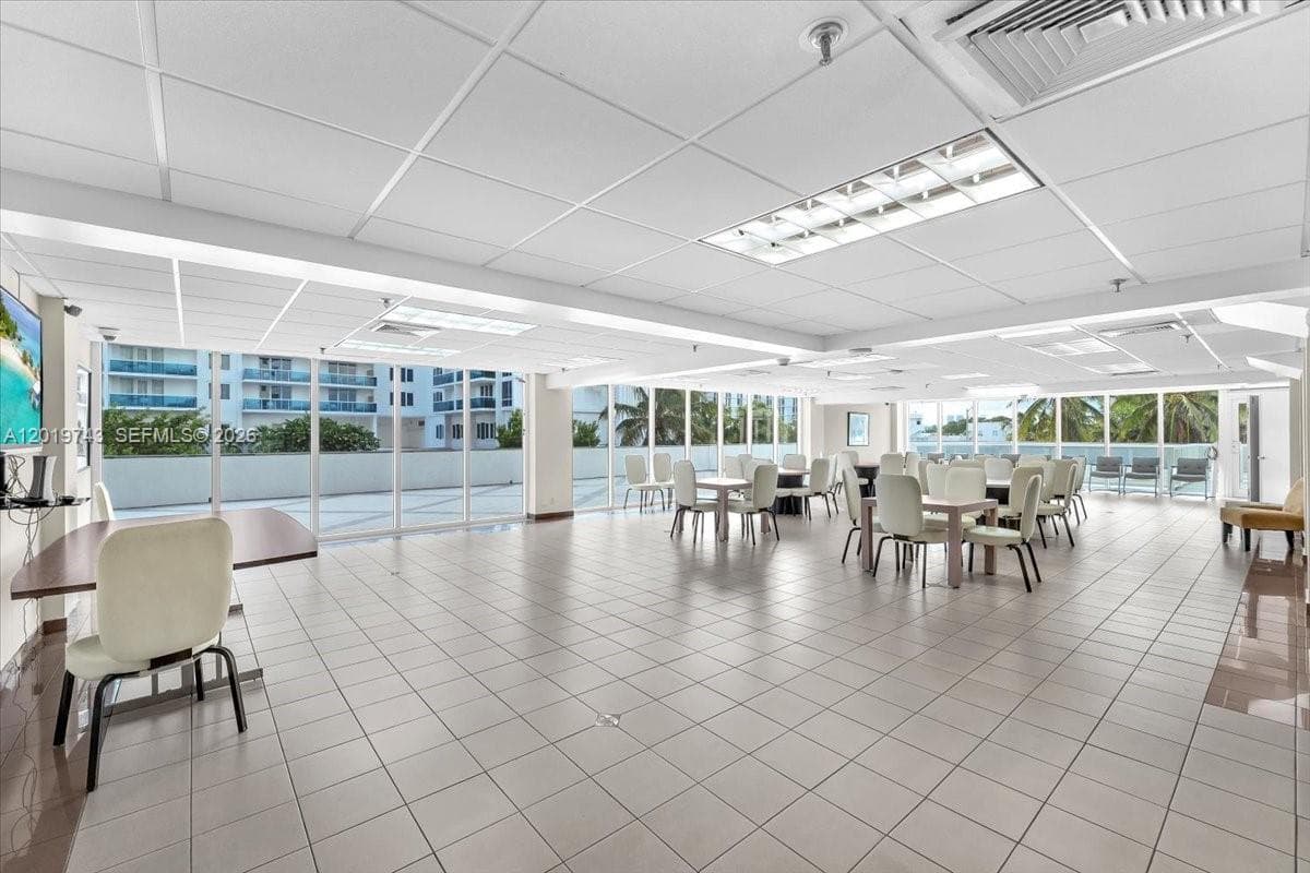 2401 Collins Ave 1807 photo 23
