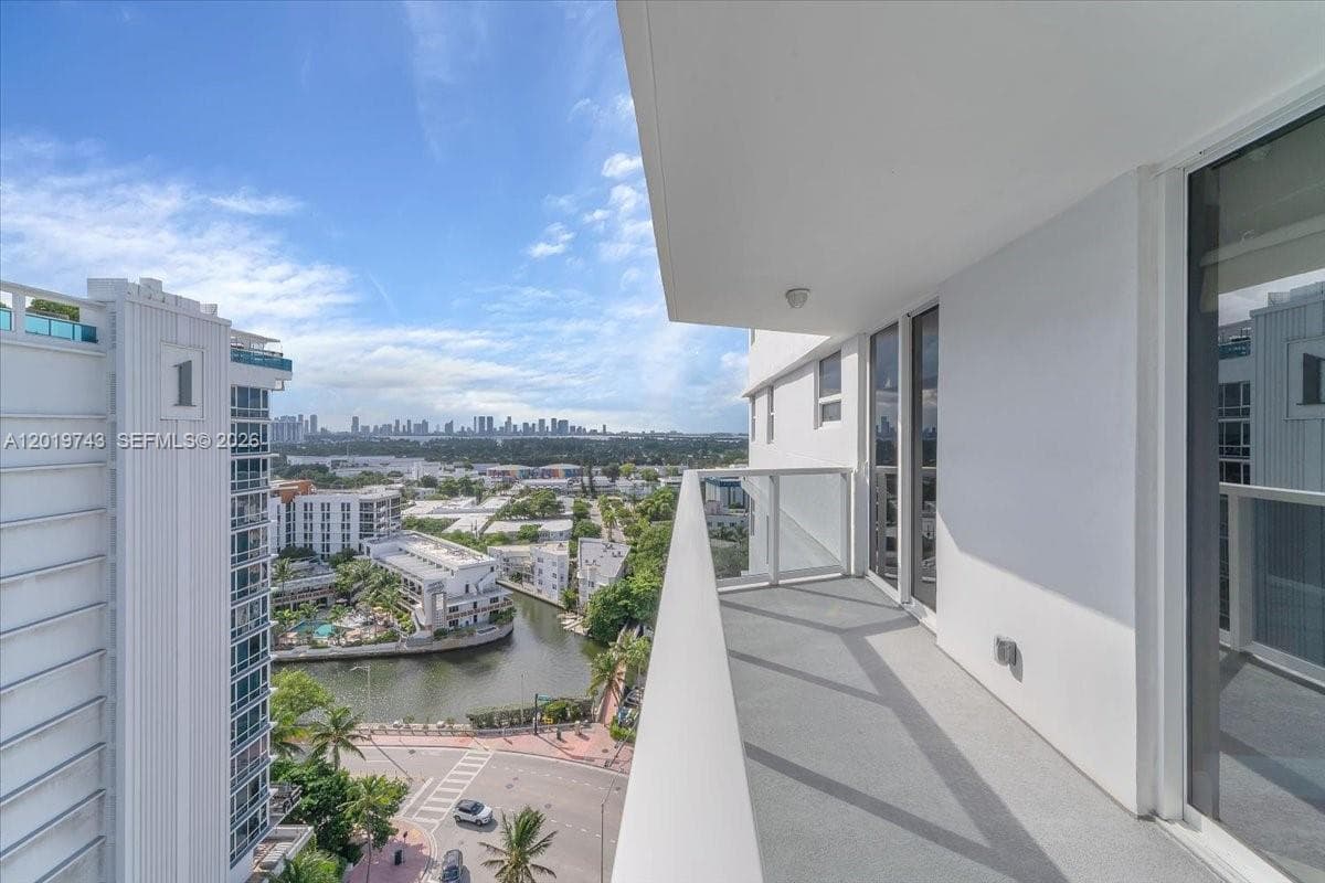 2401 Collins Ave 1807 photo 6