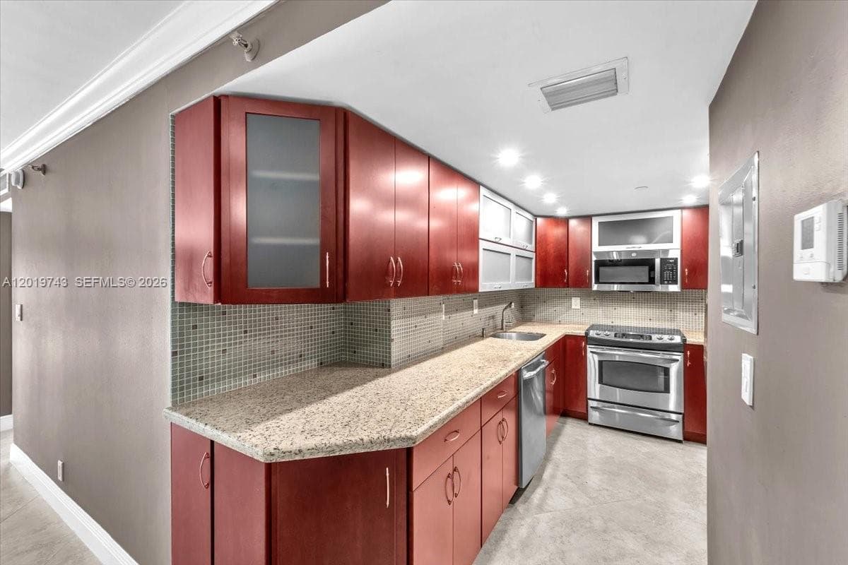 2401 Collins Ave 1807 photo 10