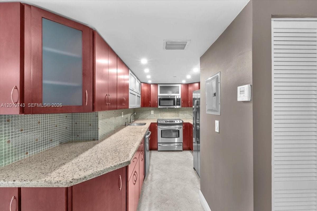 2401 Collins Ave 1807 photo 11
