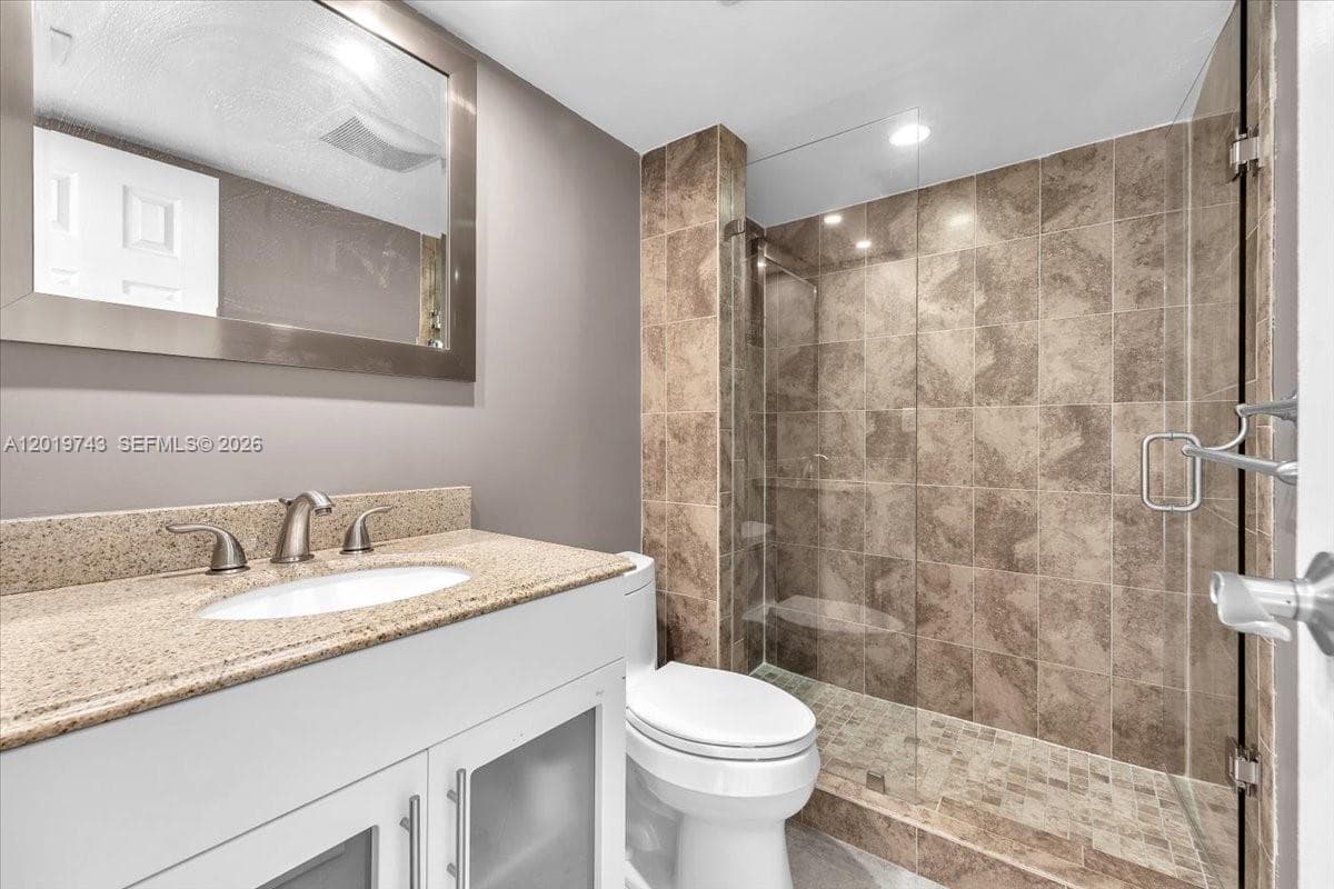 2401 Collins Ave 1807 photo 8