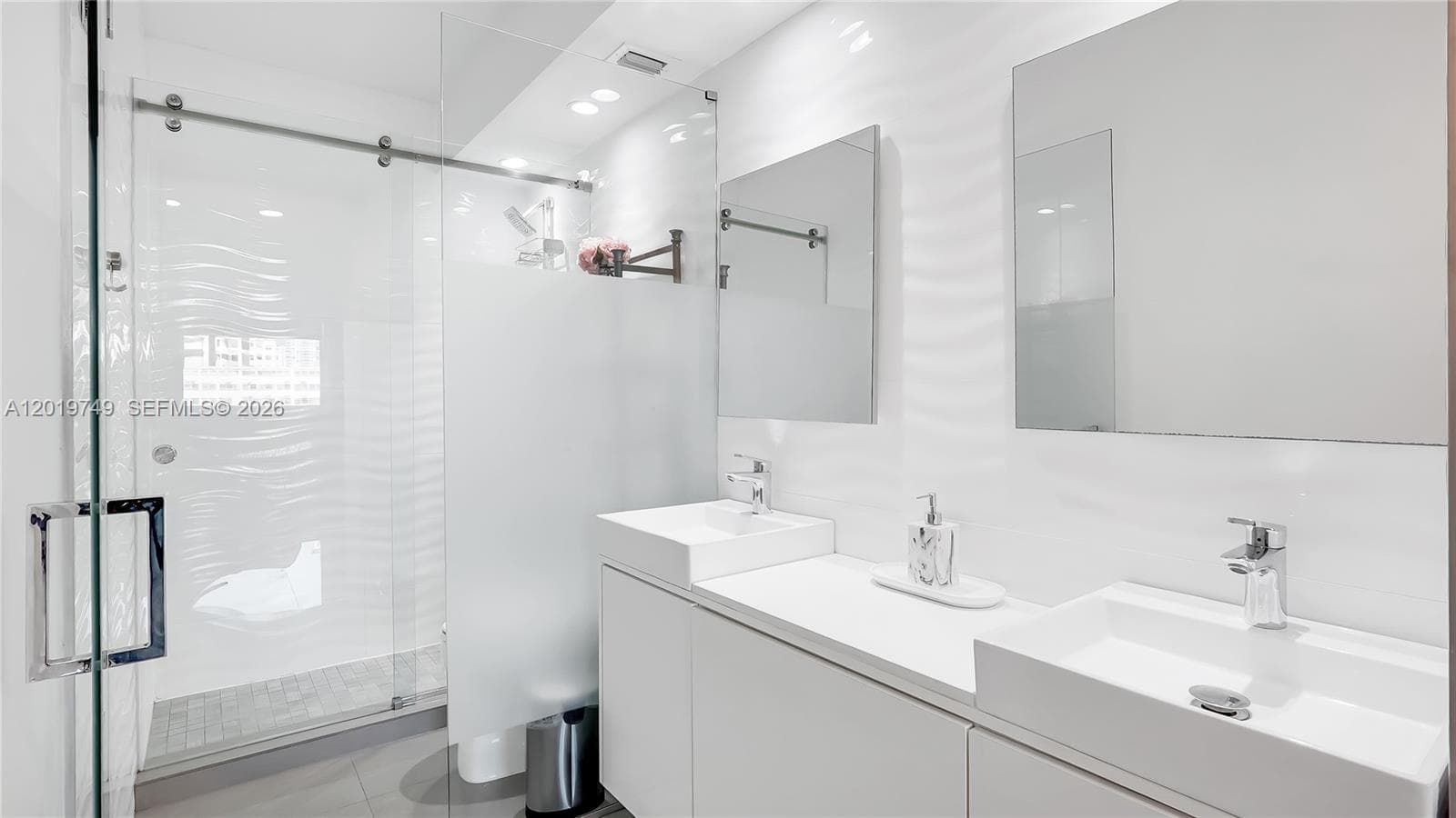 300 Bayview Dr 307 photo 24