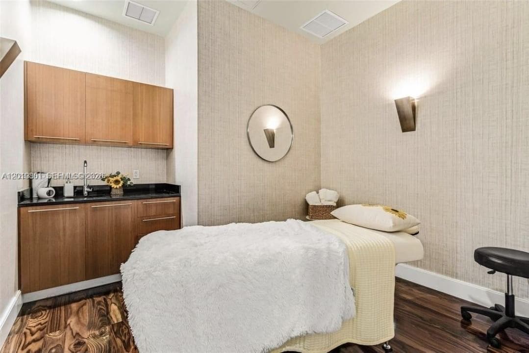 50 Biscayne Blvd 4106 photo 19