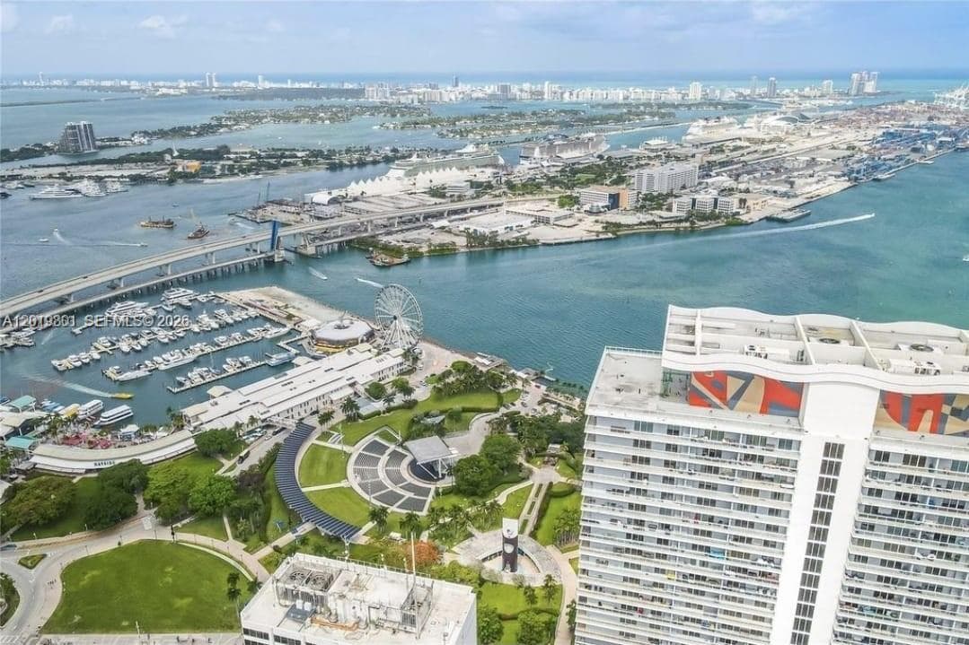 50 Biscayne Blvd 4106 photo 4