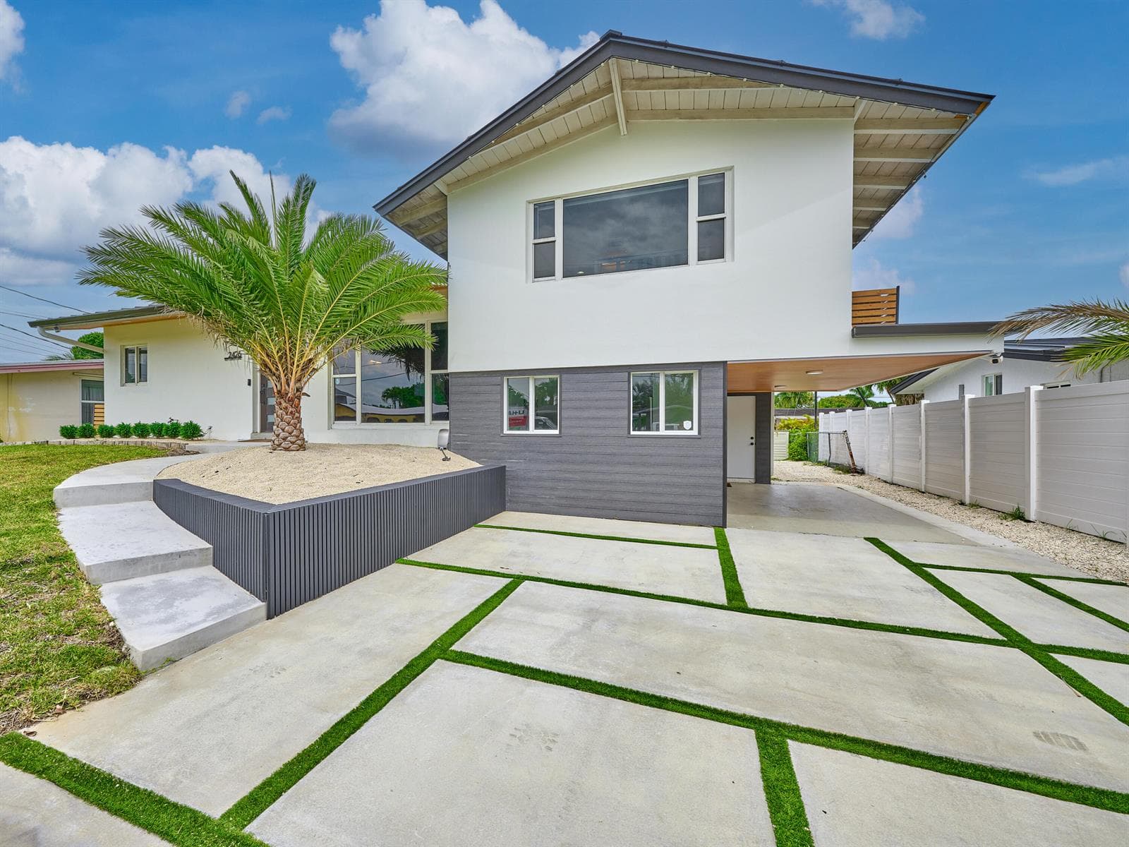 2426 Key Largo Lane photo 3