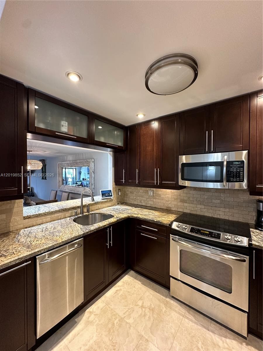 6901 Edgewater Dr 317 photo 10