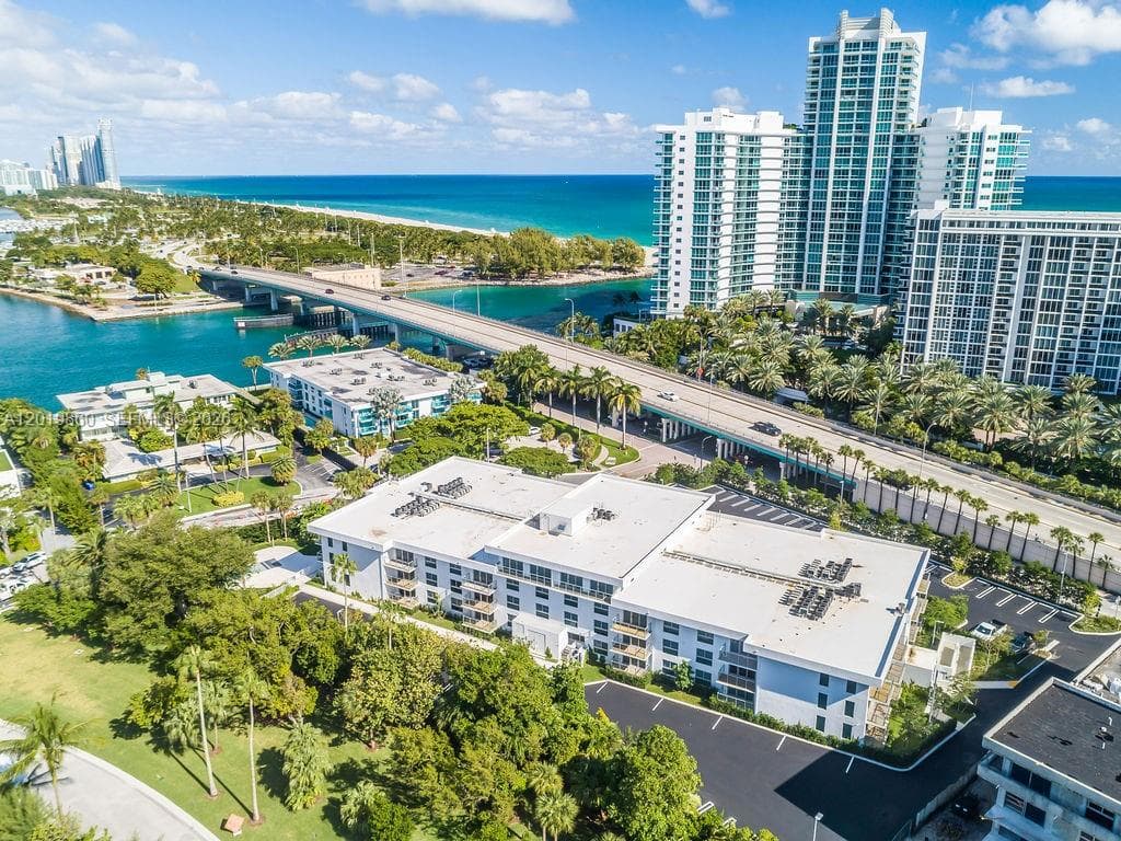 10250 Collins Avenue 407 photo 12