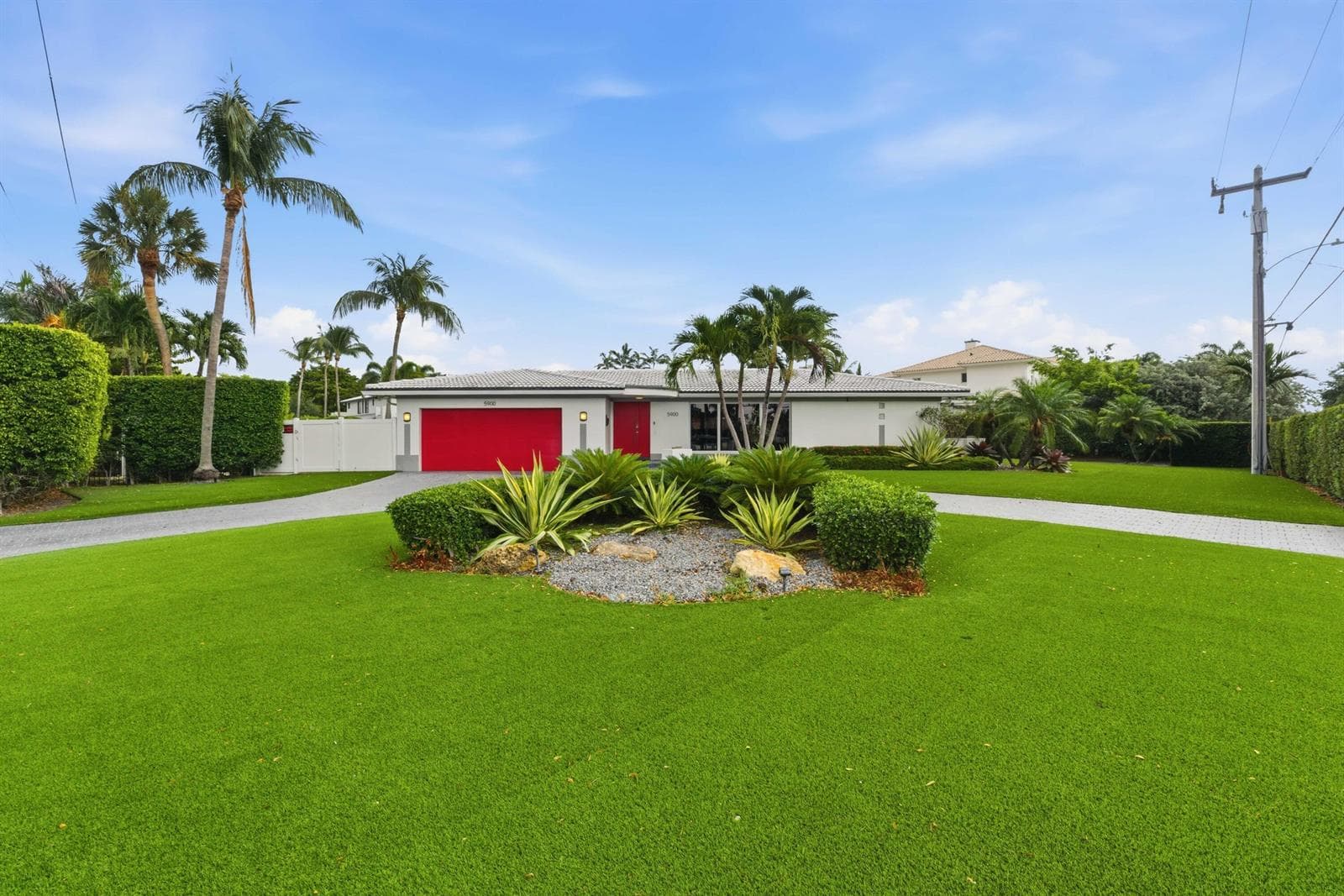 5900 Bayview Drive photo 3