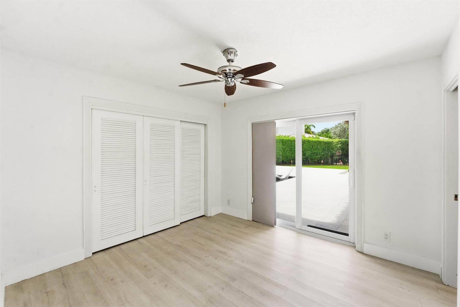 5900 Bayview Drive photo 15