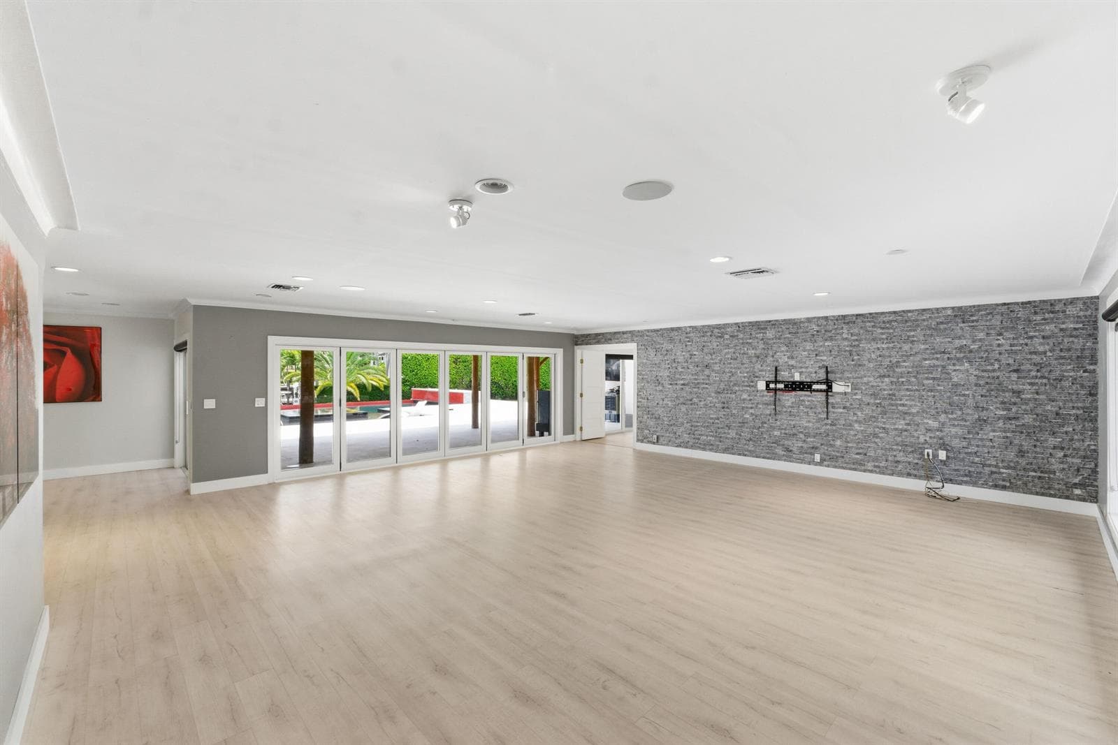 5900 Bayview Drive photo 8