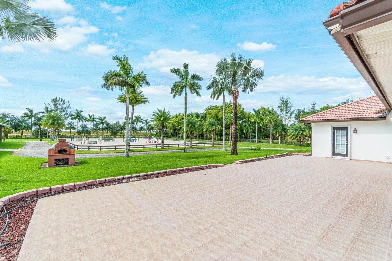 2587 Skipiks Way photo 18