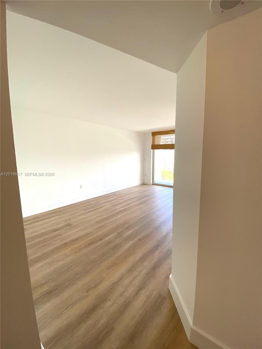 1688 West Ave 804 photo 6
