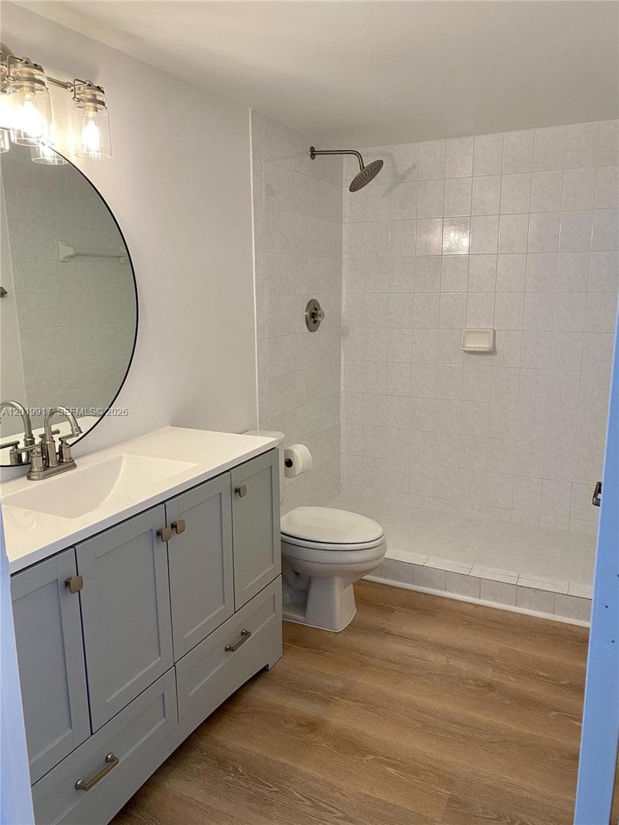 1688 West Ave 804 photo 12