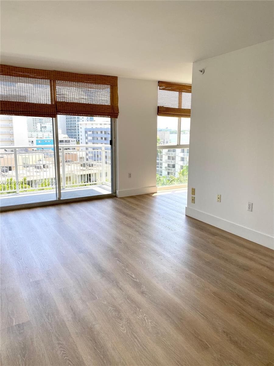 1688 West Ave 804 photo 3
