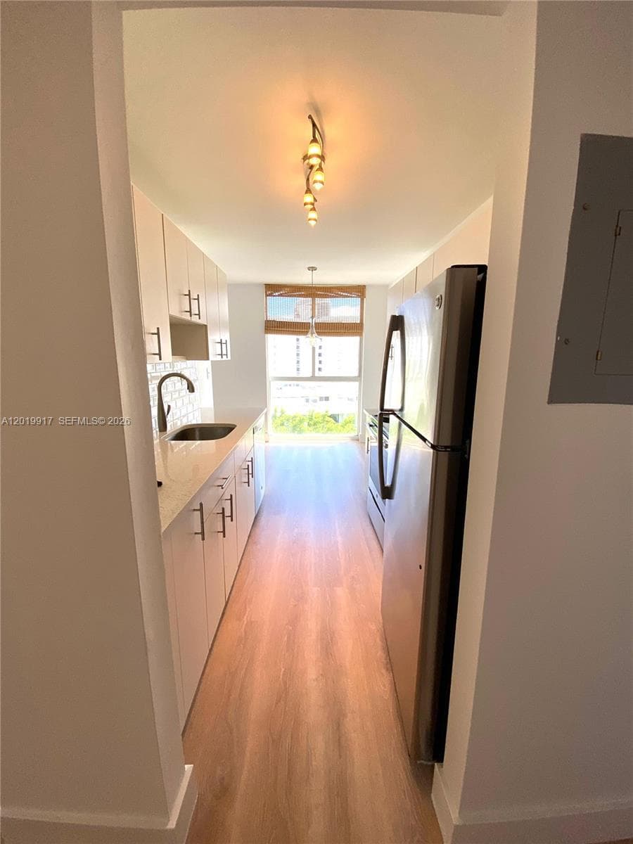 1688 West Ave 804 photo 8