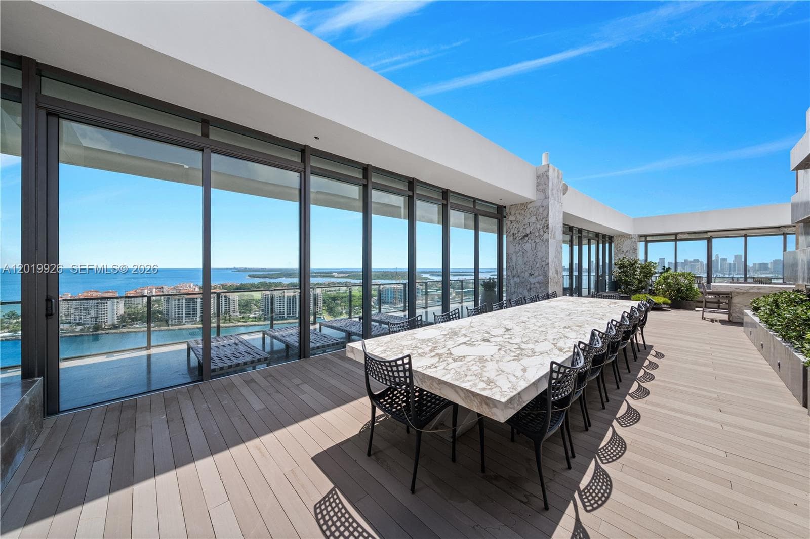 800 Pointe Dr Penthouse 2204 photo 12