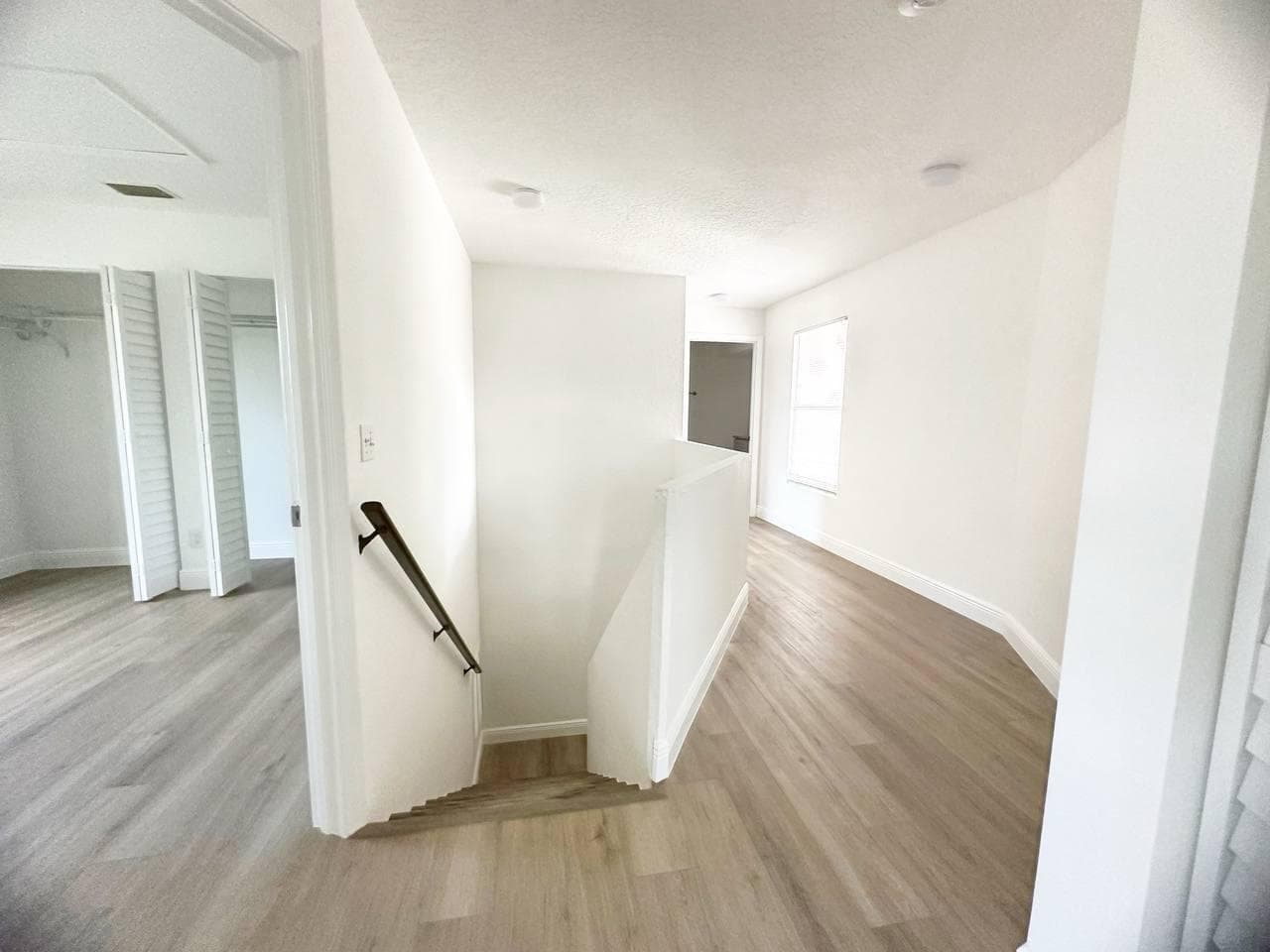 1033 Goldenrod Road photo 6