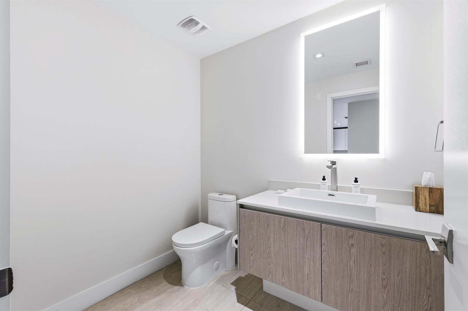 3100 N Ocean Drive N P-1802 photo 2