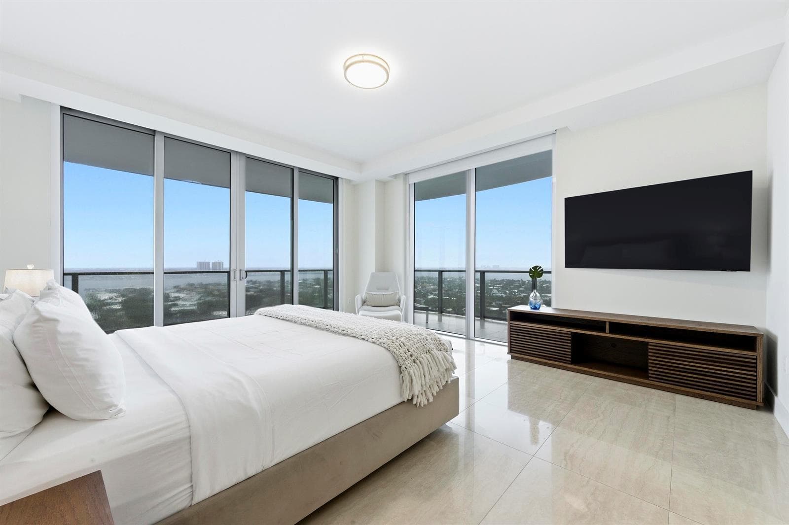 3100 N Ocean Drive N P-1802 photo 4