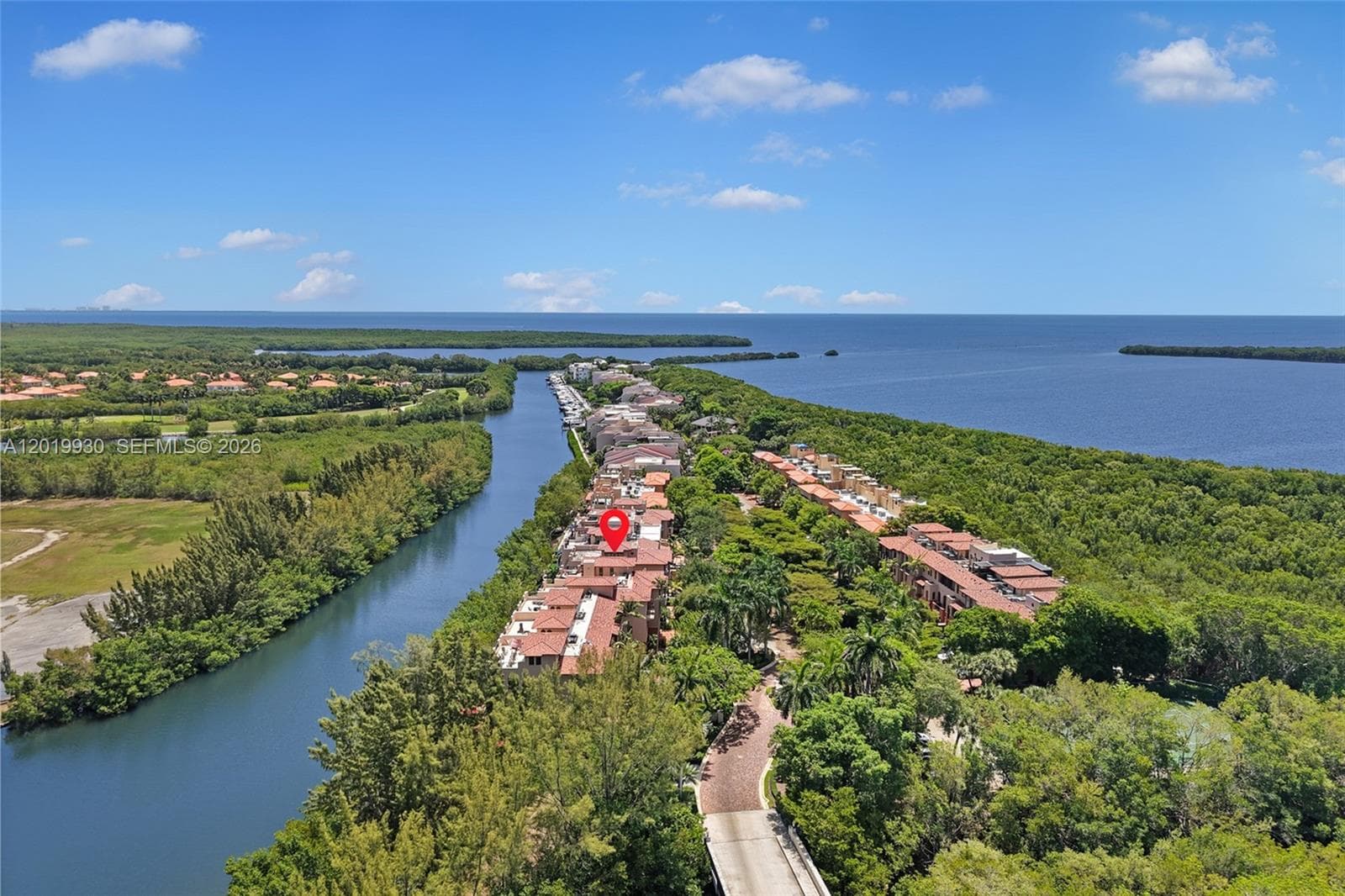 6226 Paradise Point Dr photo 1