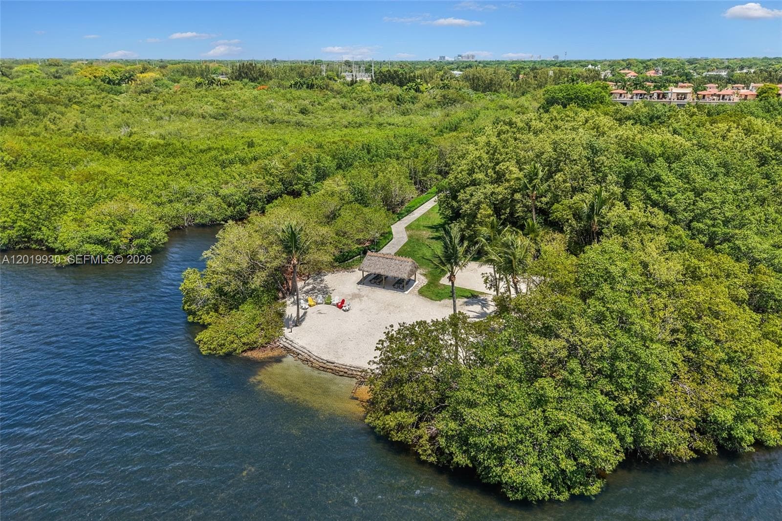 6226 Paradise Point Dr photo 9
