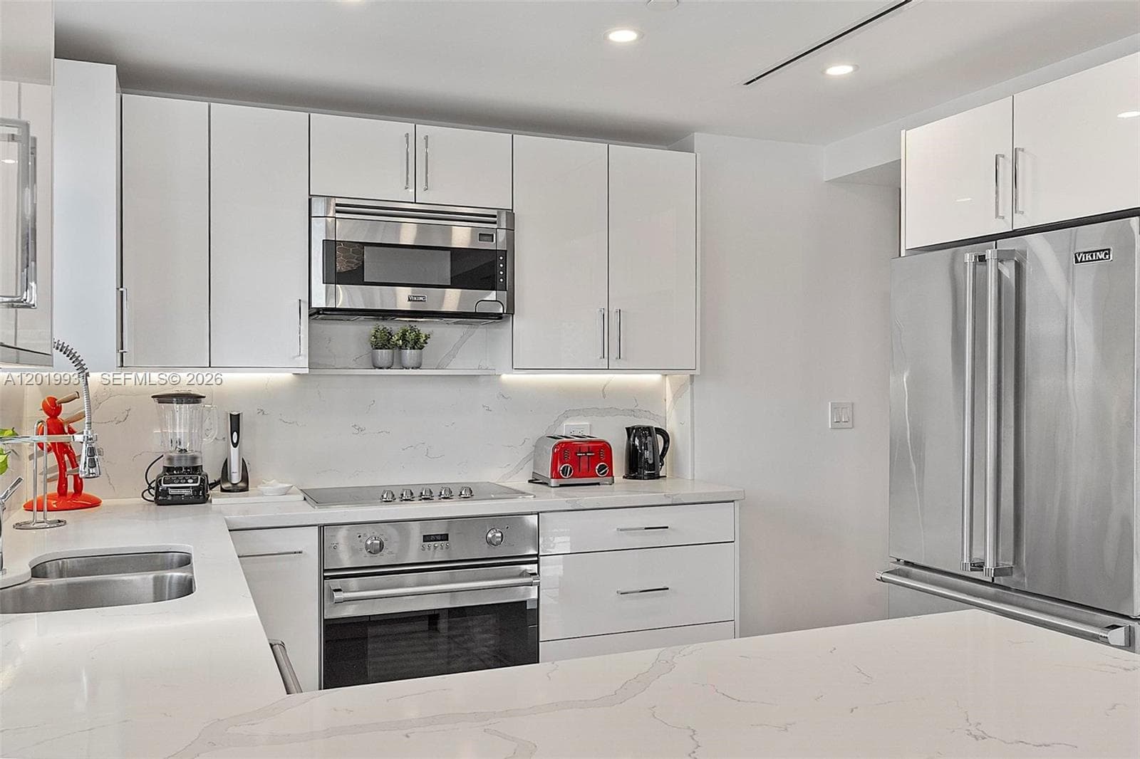 16 Island Ave 7C photo 14