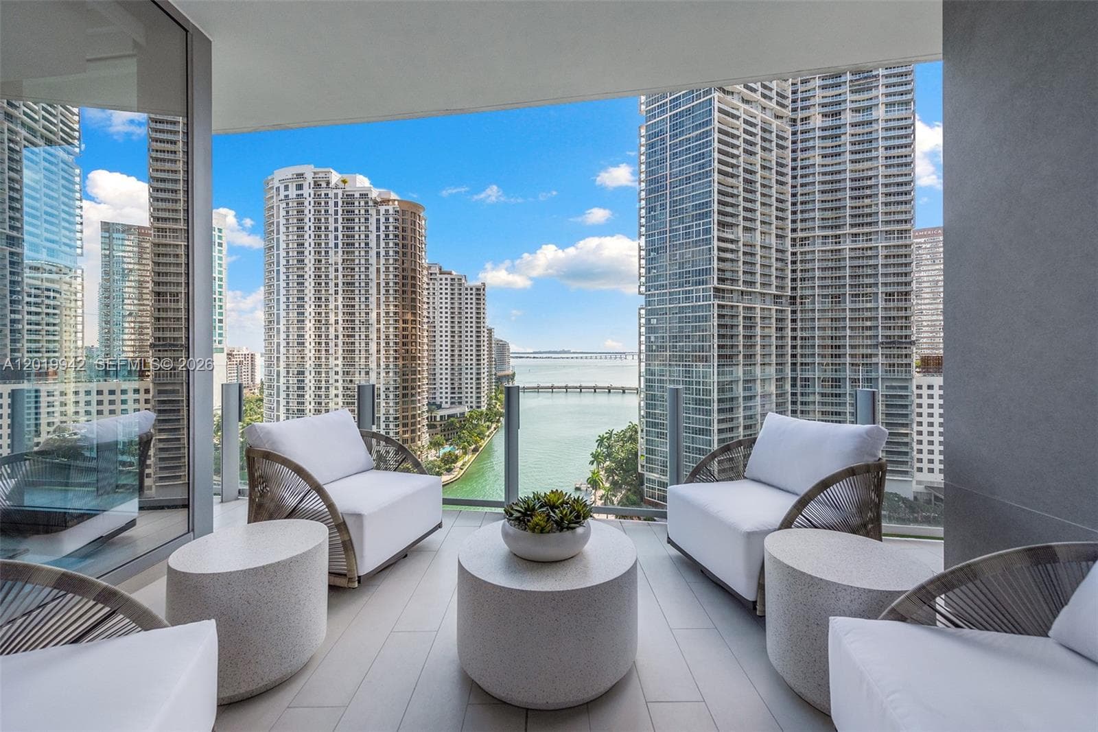 300 Biscayne Blvd Way 1605 photo 1