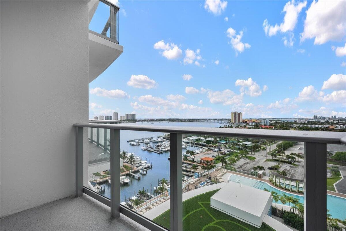 220 Lake Shore Drive 1207 photo 23