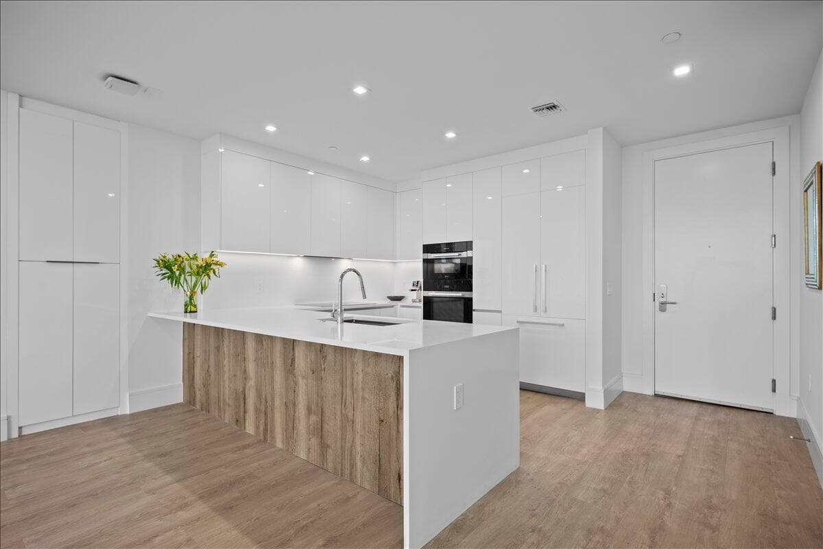 220 Lake Shore Drive 1207 photo 7