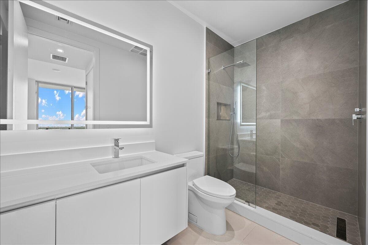 220 Lake Shore Drive 1207 photo 20
