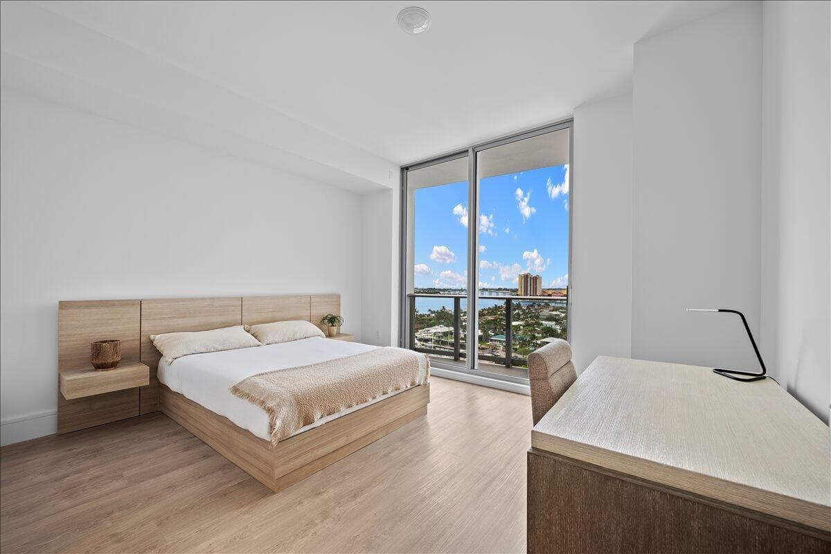 220 Lake Shore Drive 1207 photo 18