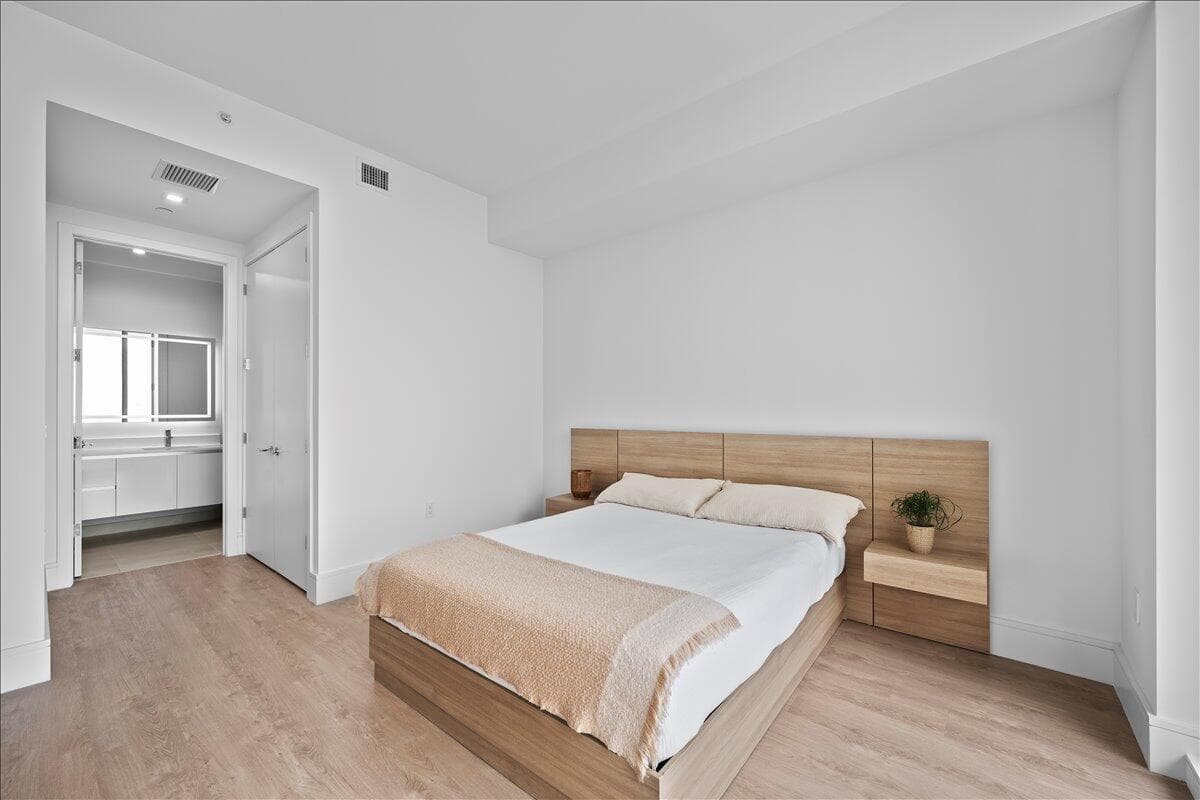 220 Lake Shore Drive 1207 photo 19