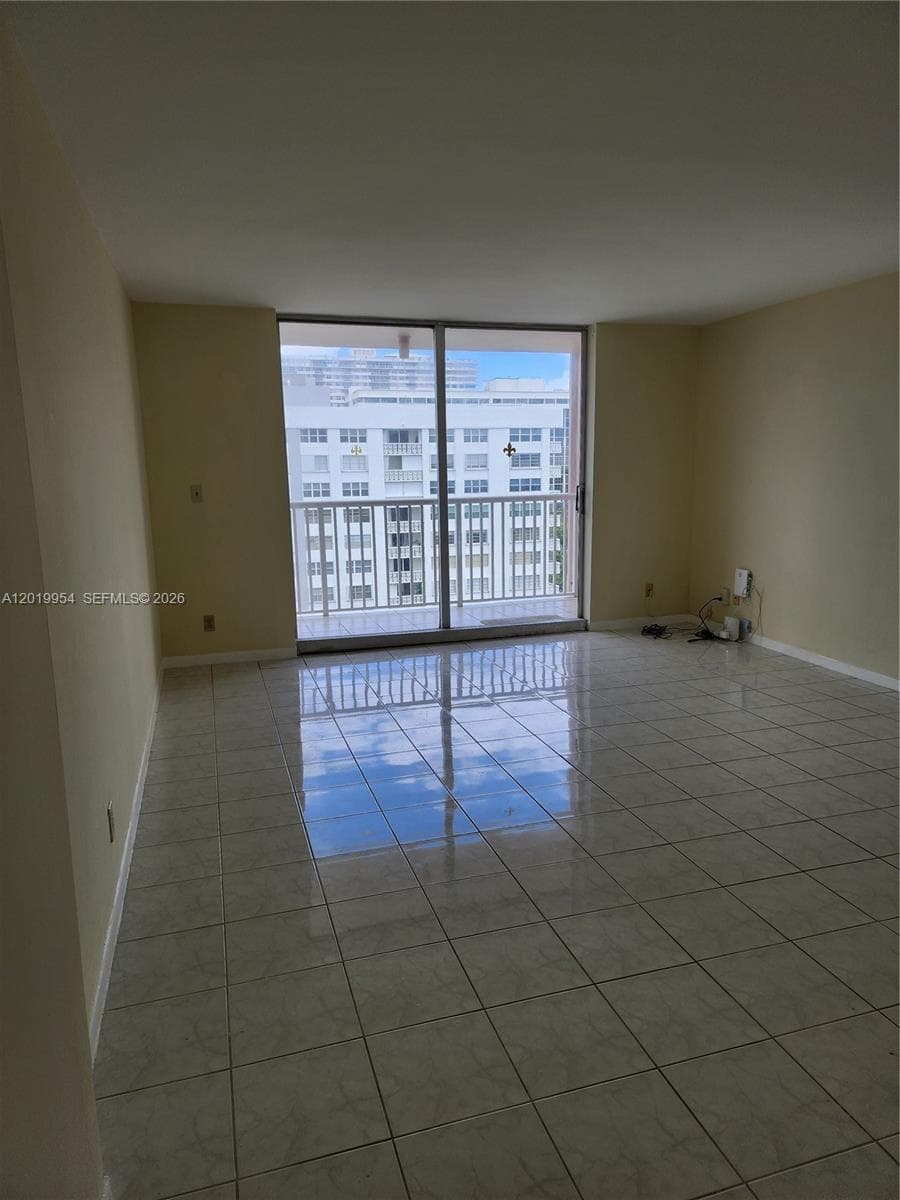 3161 Ocean Dr 903 photo 6