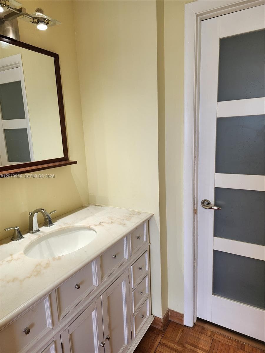 3161 Ocean Dr 903 photo 13