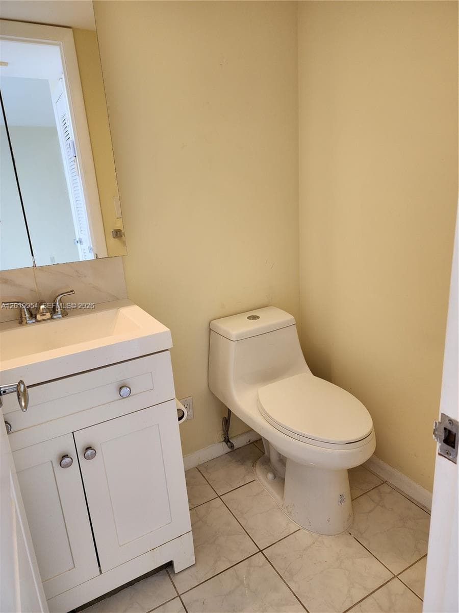 3161 Ocean Dr 903 photo 16