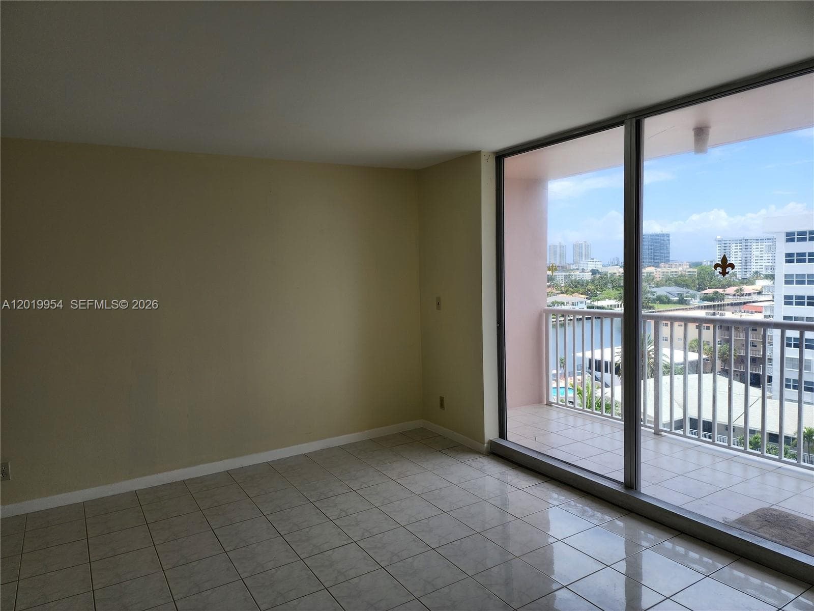 3161 Ocean Dr 903 photo 5