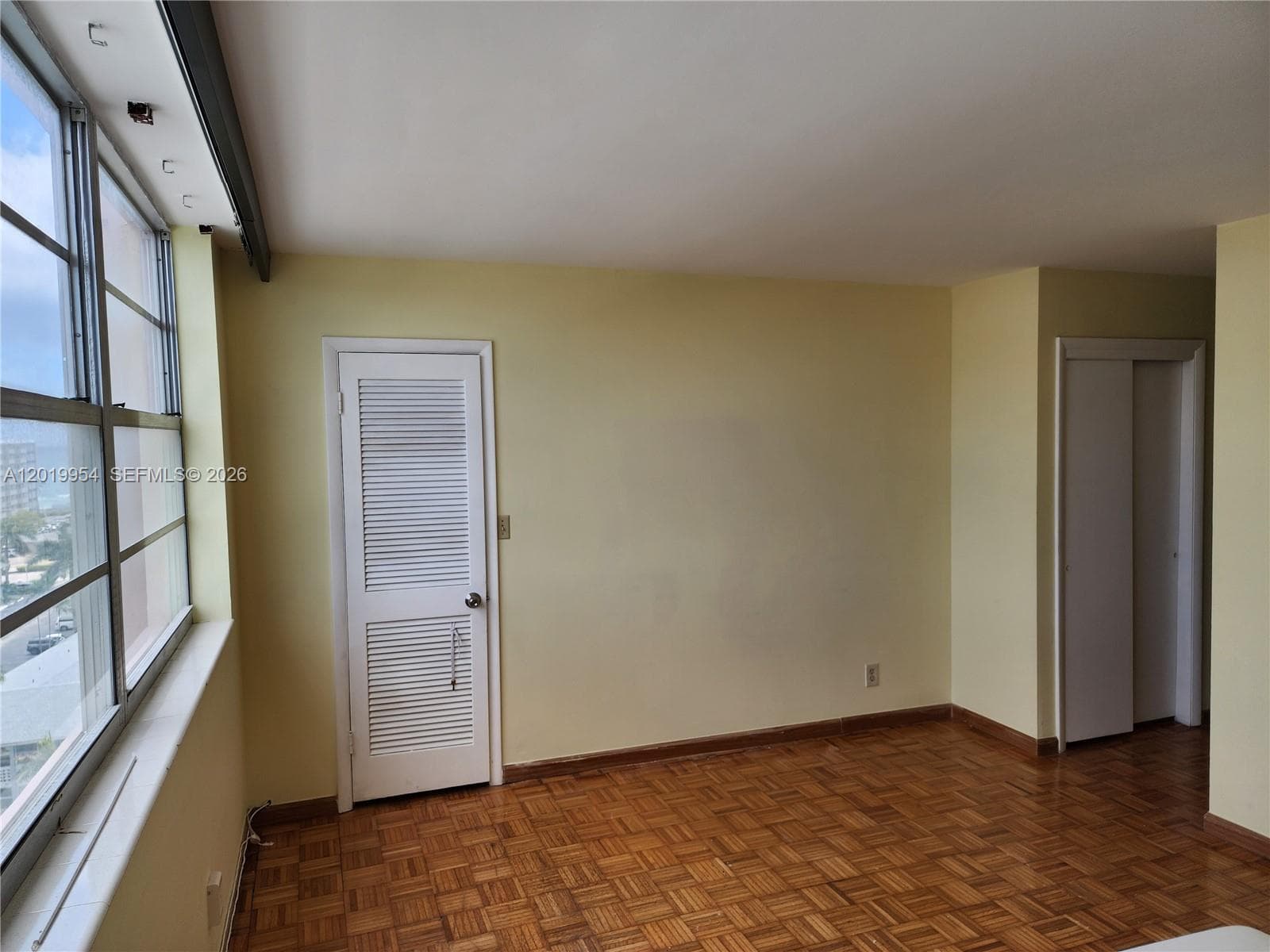 3161 Ocean Dr 903 photo 11