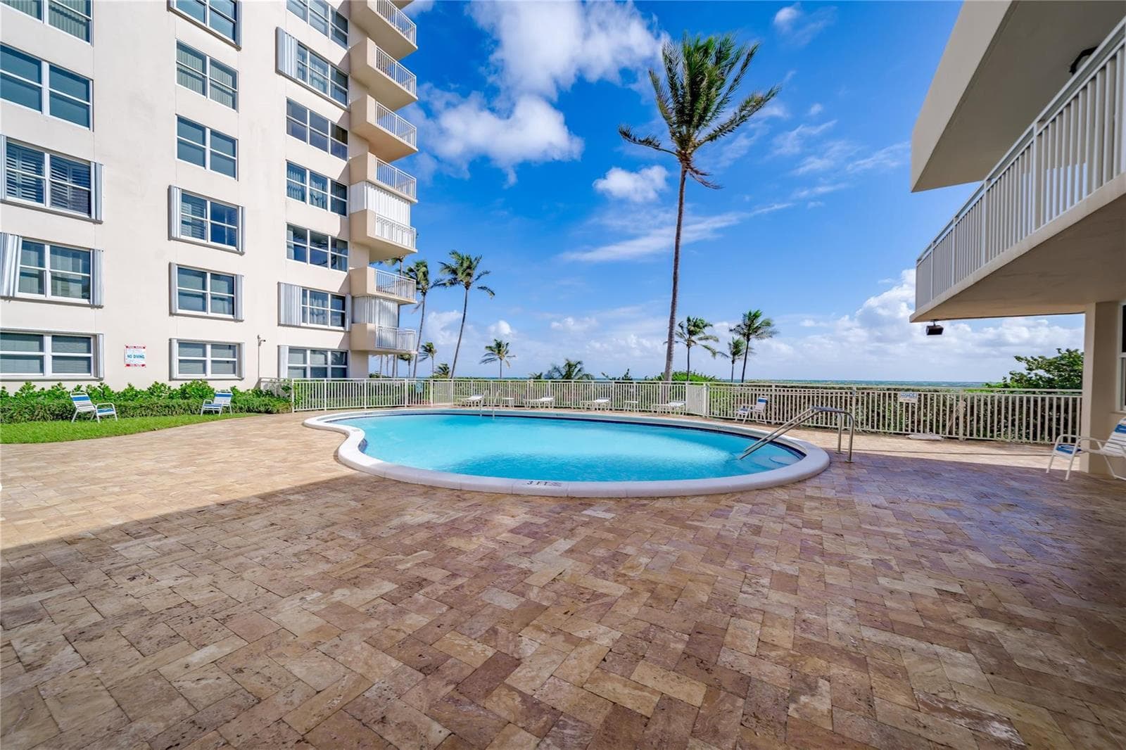 5200 N Ocean Boulevard 1107b photo 4
