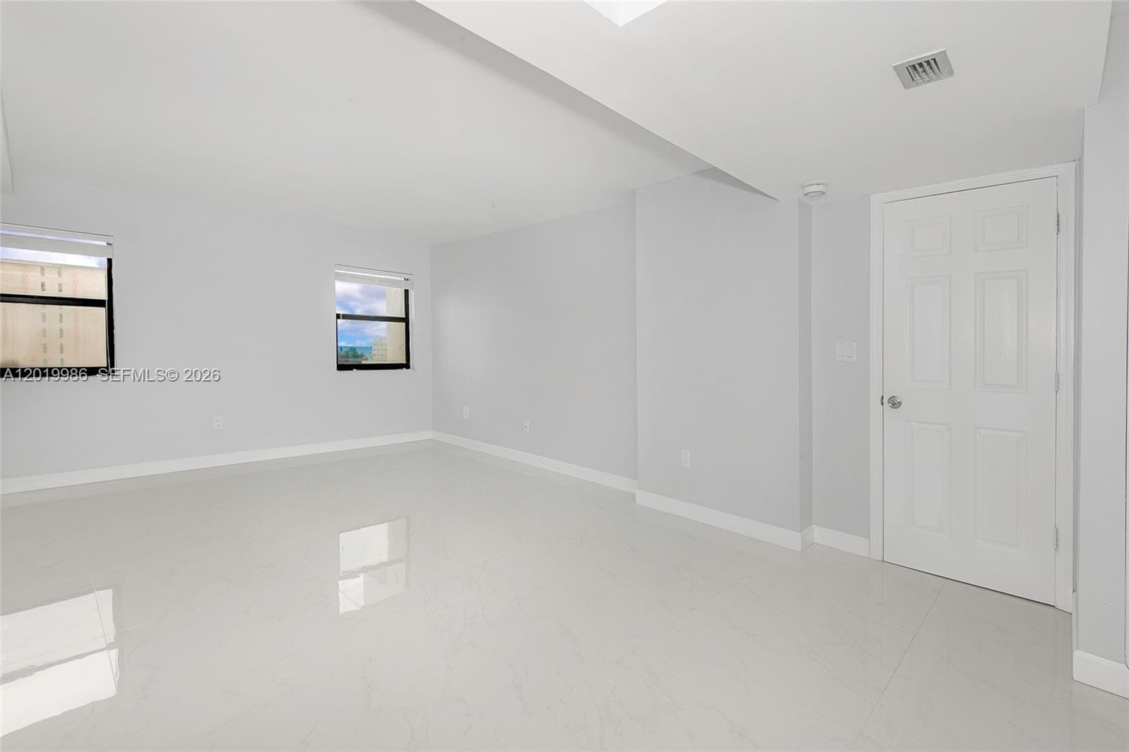 1201 Ocean Dr 610N photo 17