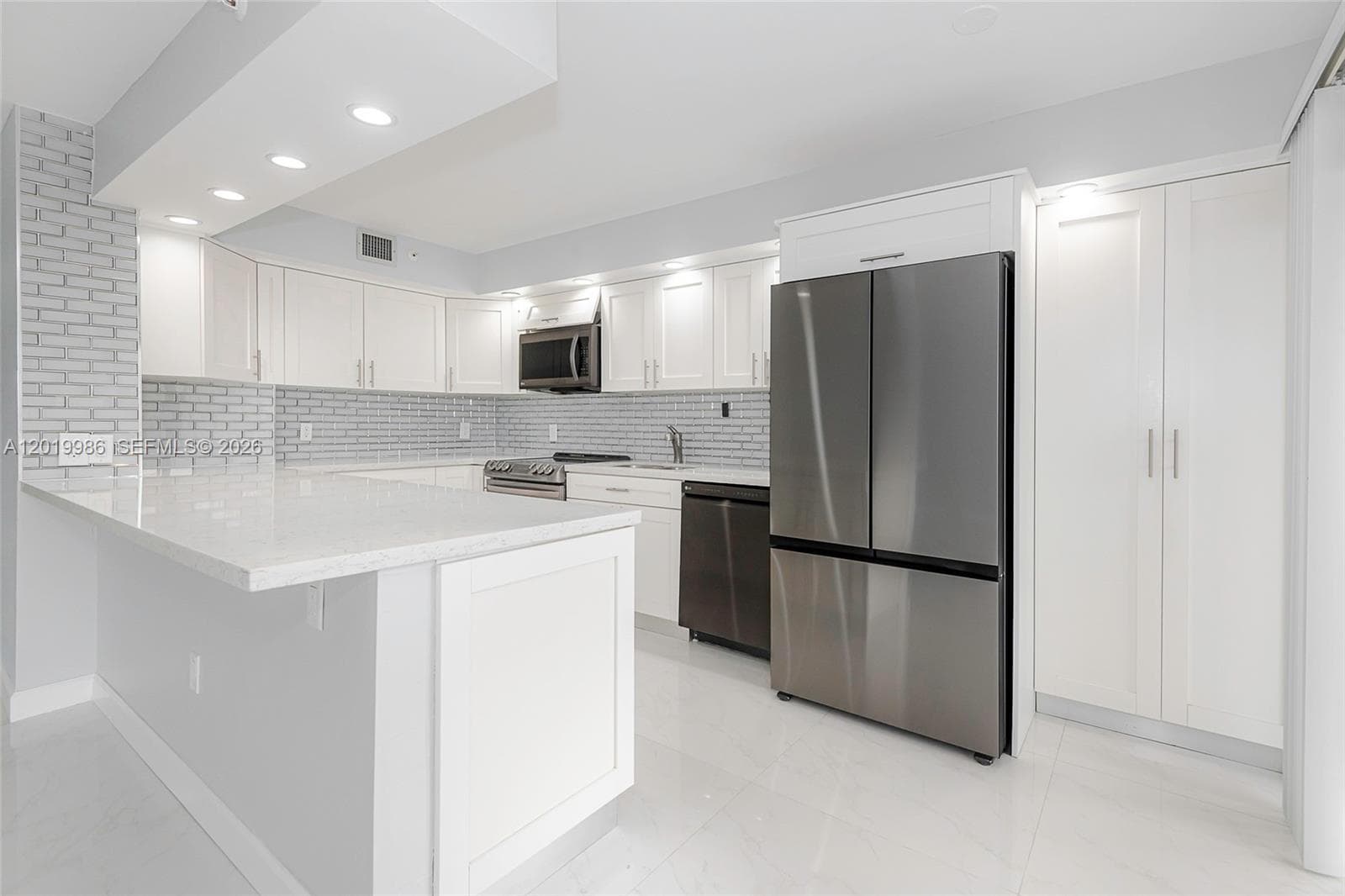 1201 Ocean Dr 610N photo 12