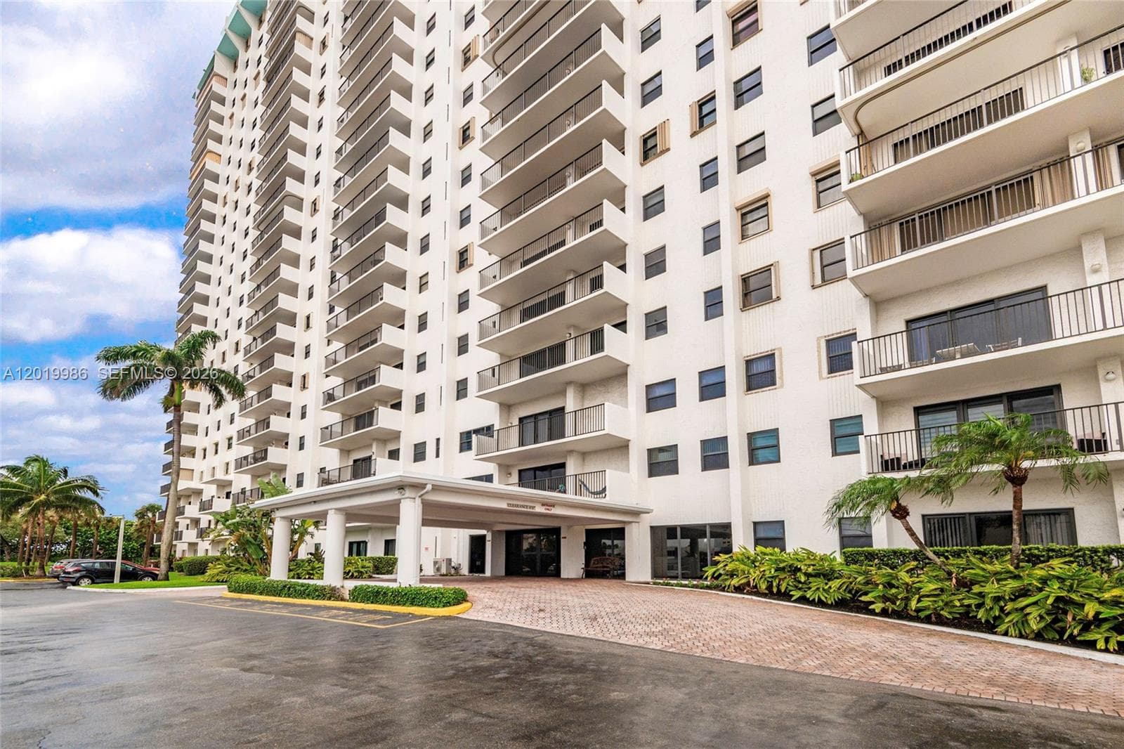 1201 Ocean Dr 610N photo 1