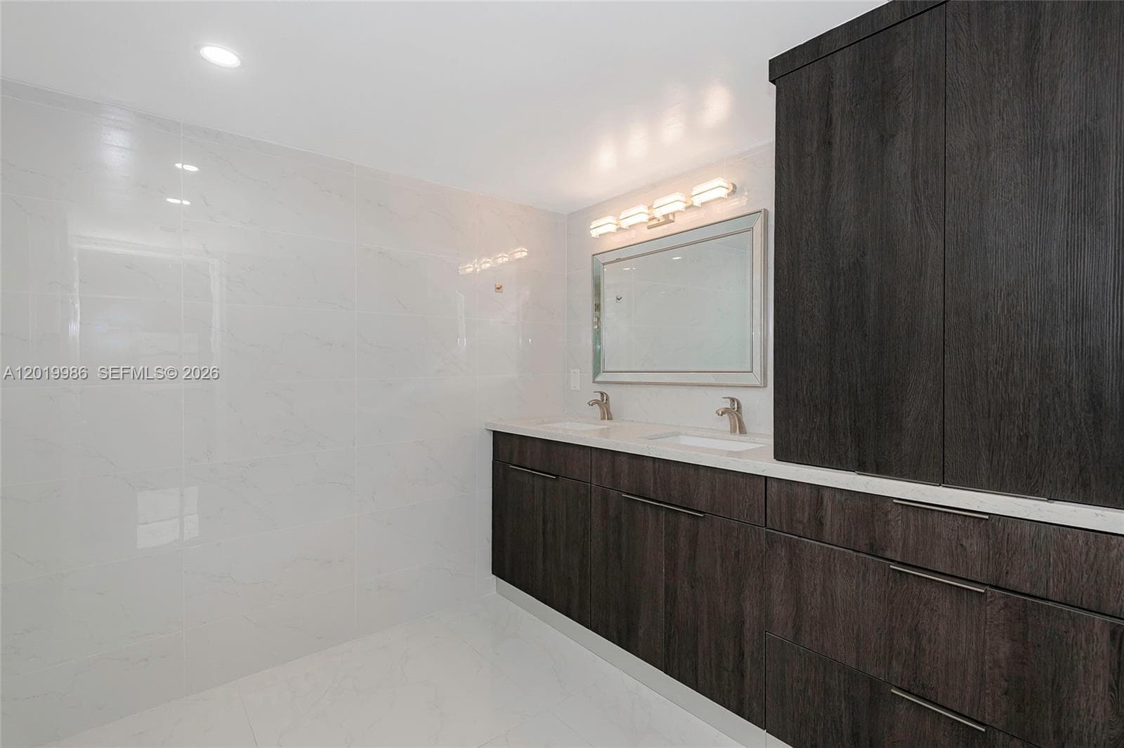 1201 Ocean Dr 610N photo 25