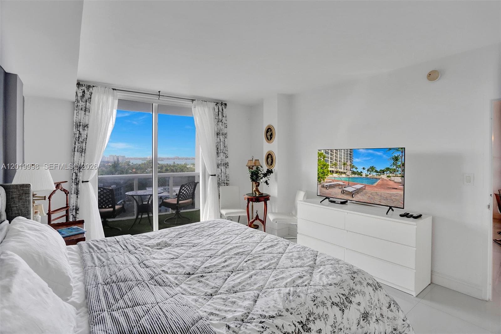 10275 Collins Ave 829 photo 5