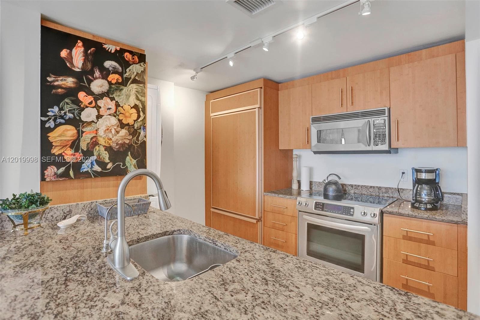 10275 Collins Ave 829 photo 4