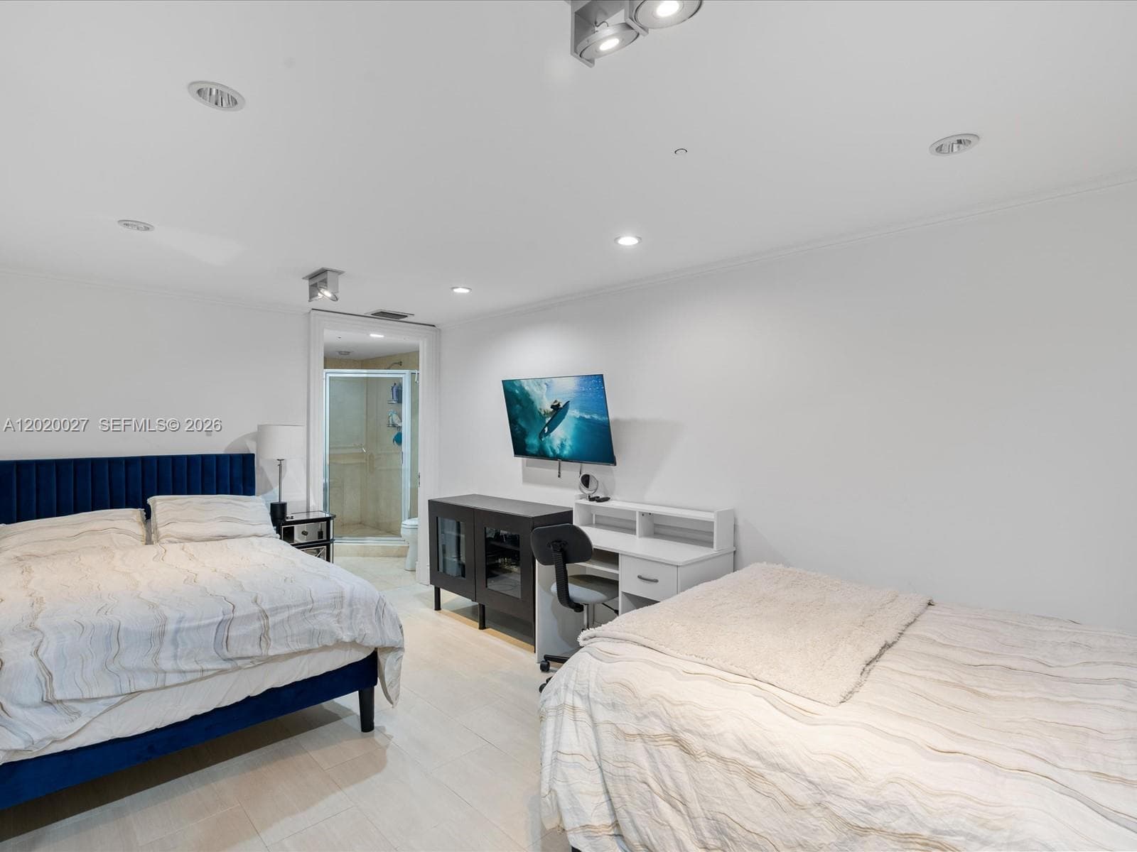 18911 Collins Ave 601 photo 16