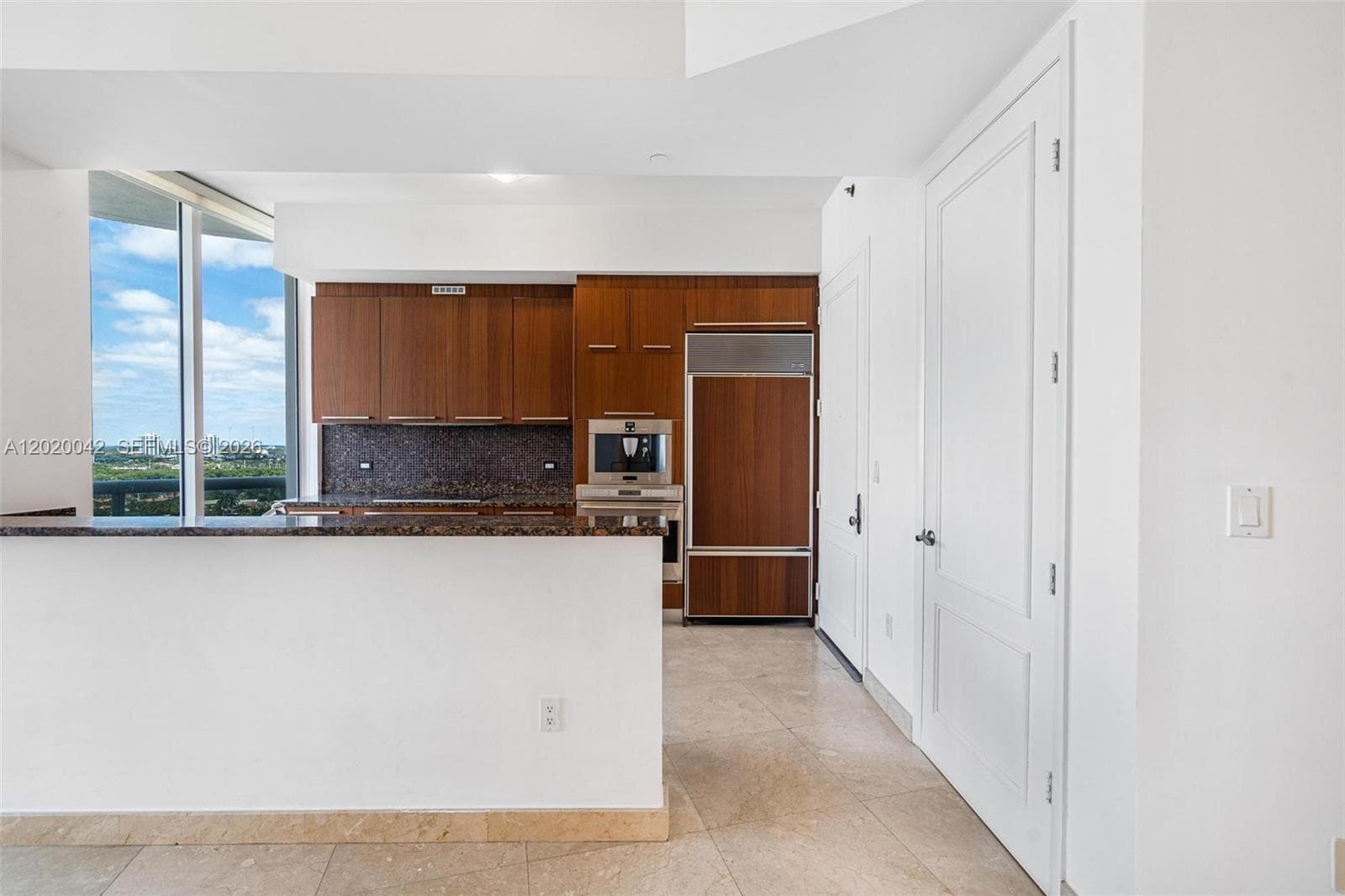 16001 Collins Ave 1505 photo 4